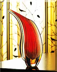 CRIMSON SUNSET ART GLASS VASE