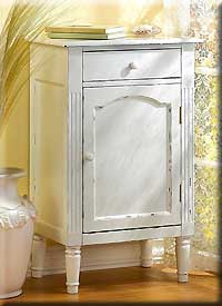 GRACEFUL ANTIQUE STYLE CABINET